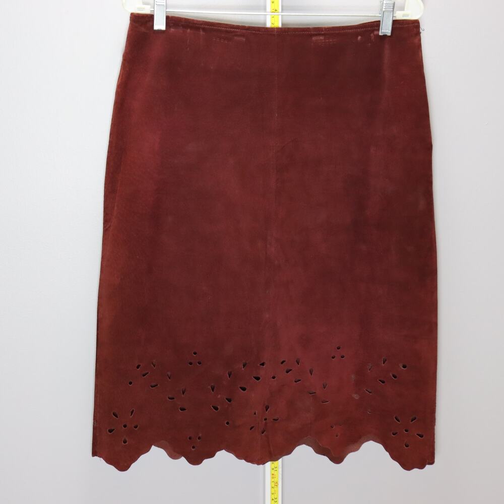 IVY Burgundy Suede Laser Cut Scalloped Hem Skirt Size‎ 8